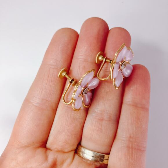 Vintage 1950s Pink Moonglow Floral Screw Back Earrings Gold Tone Feminine Pastel - Picture 11 of 11